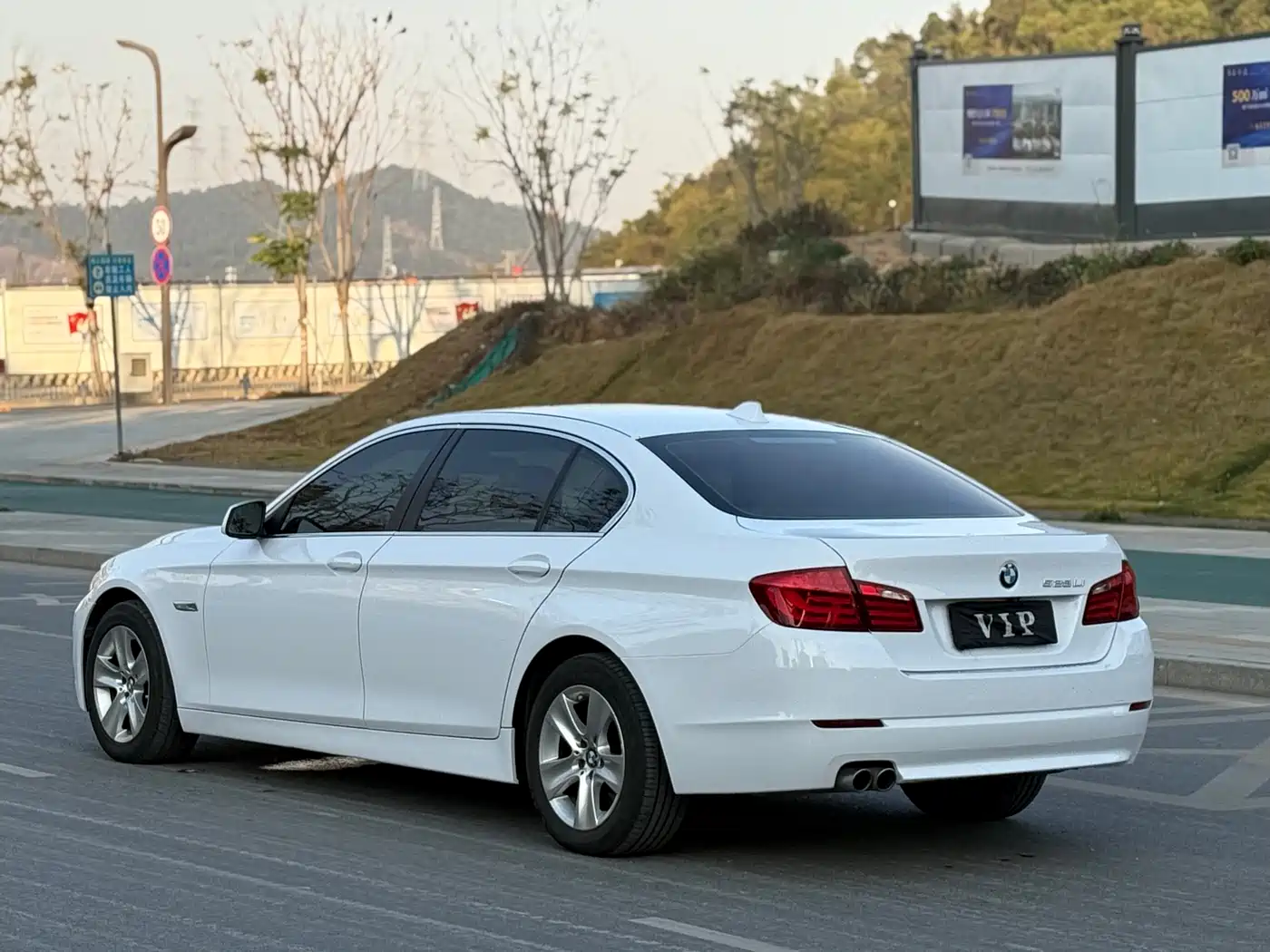 BMW 5 Series 2011 528Li Luxury фото 6