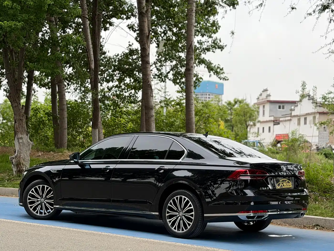 Volkswagen Phideon 2018 Facelift 380TSI FWD Business фото 4