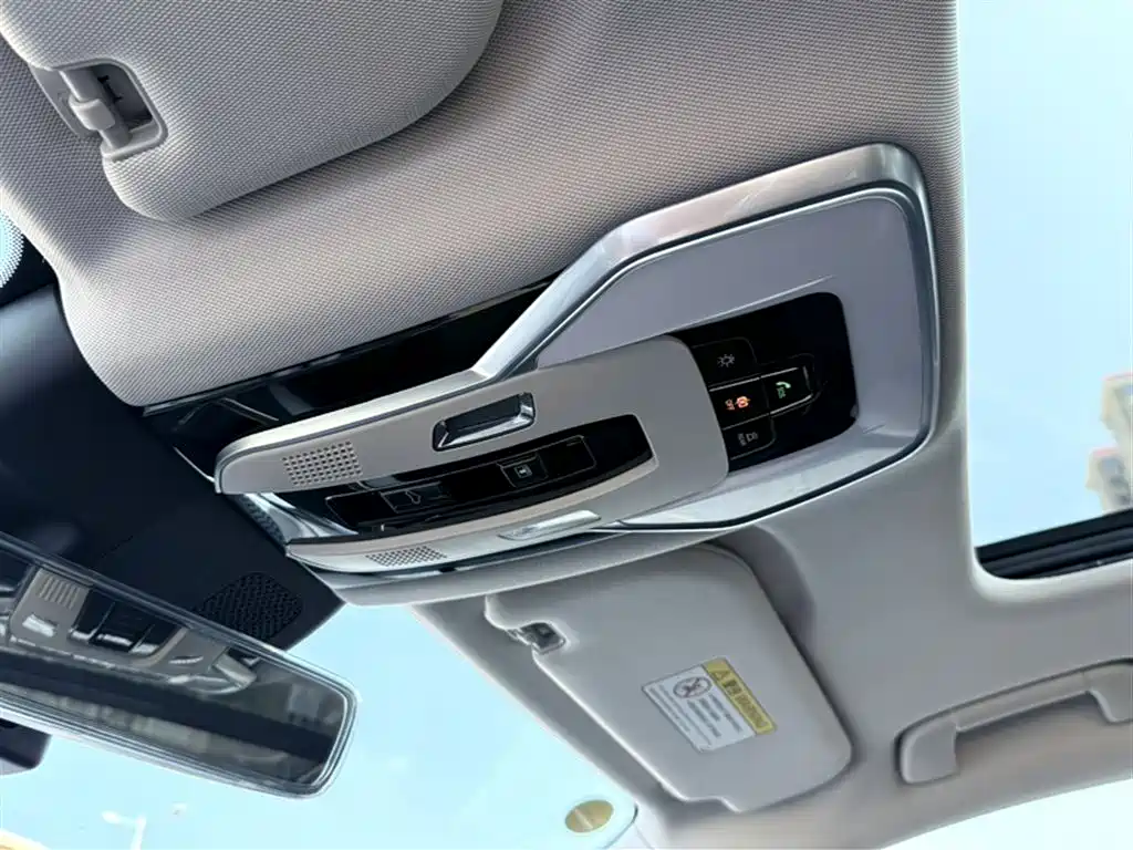 Hongqi H5 2023 1.5T HEV Smart Connect Flag Comfort фото 19