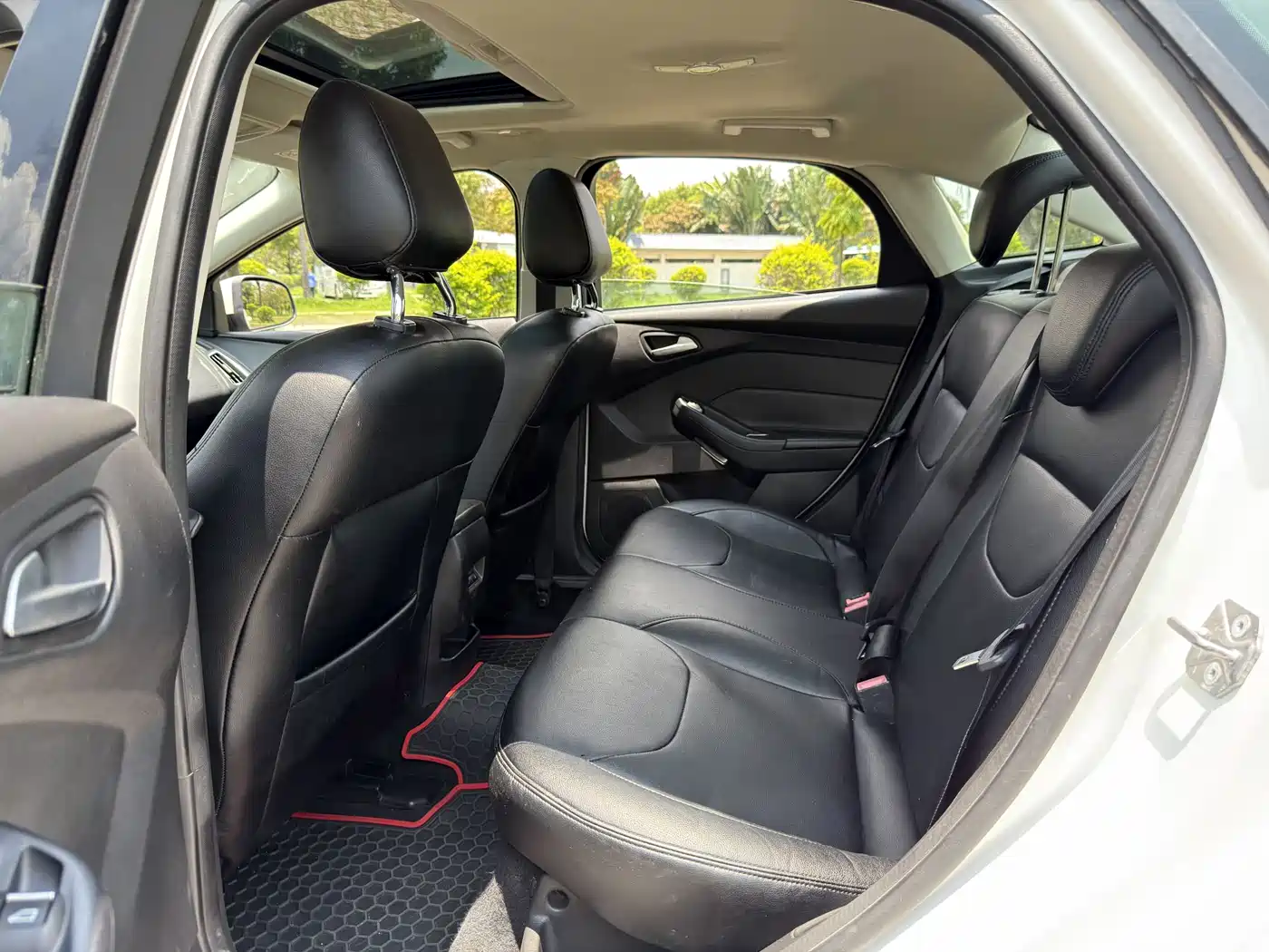 Фото 8 - Ford Focus