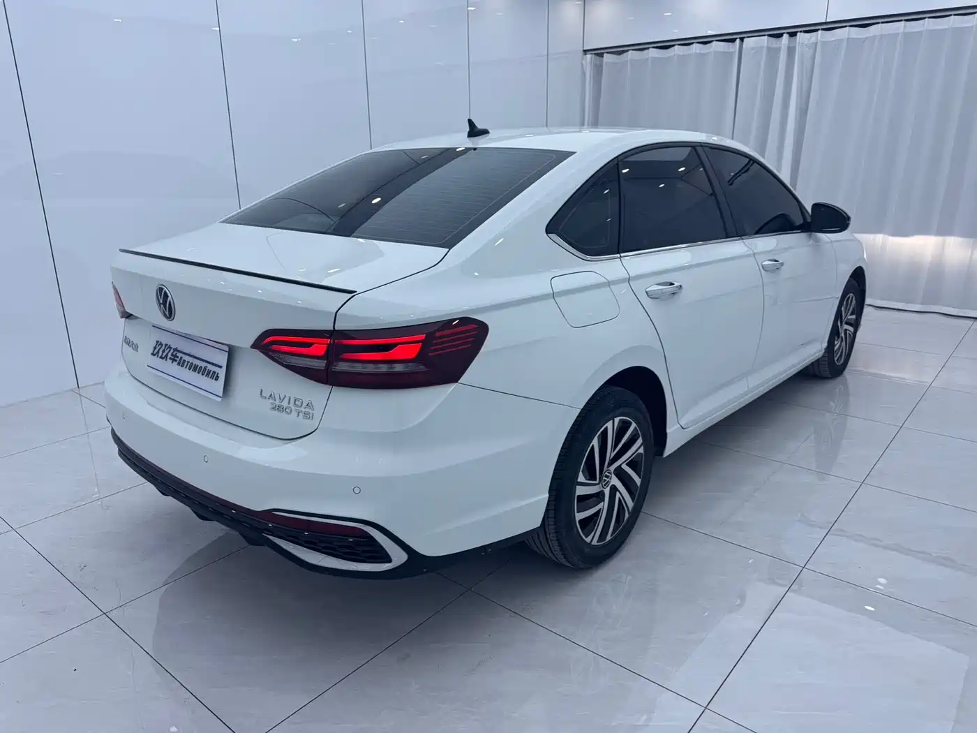 Volkswagen Lavida 2023 280TSI DSG Starlight Comfort Edition фото 4