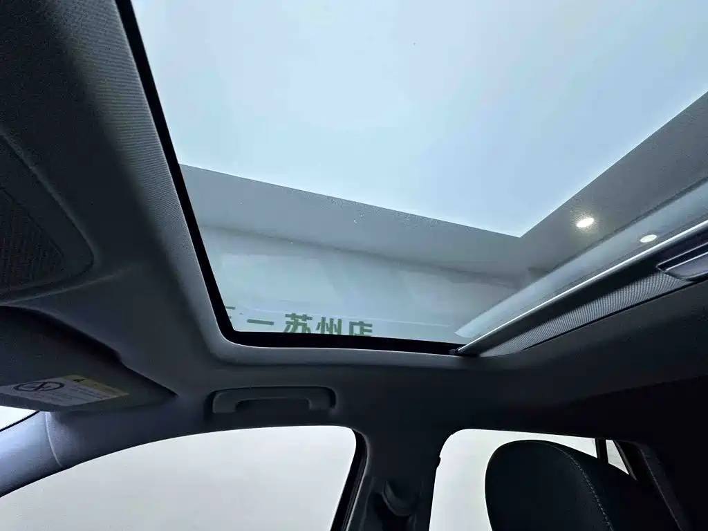 Фото 17 - Audi Q2L e-tron