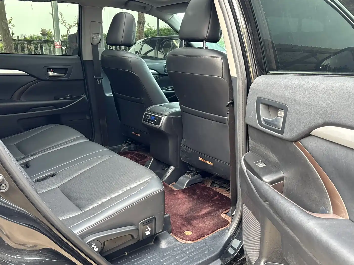 TOYOTA HIGHLANDER