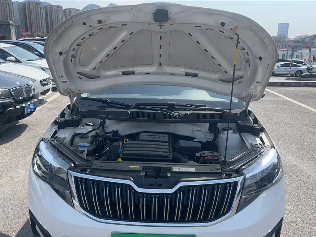 SKODA KOMICK