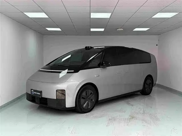 Li Auto MEGA Ultra