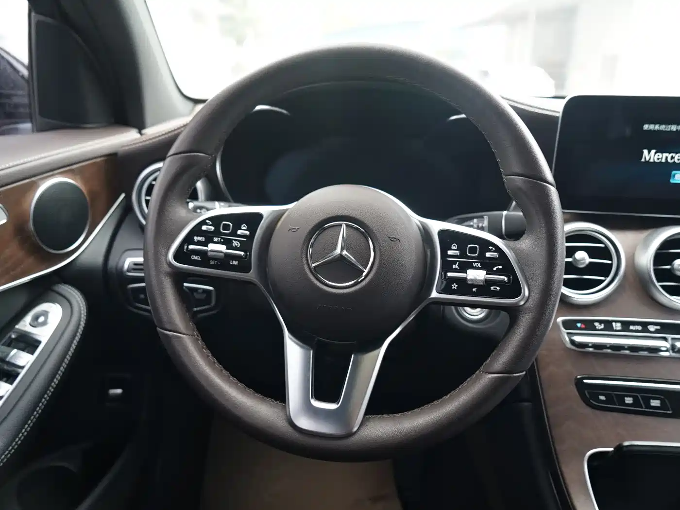 Mercedes-Benz GLC 2022 Facelift II GLC 260 L 4MATIC Luxury фото 16