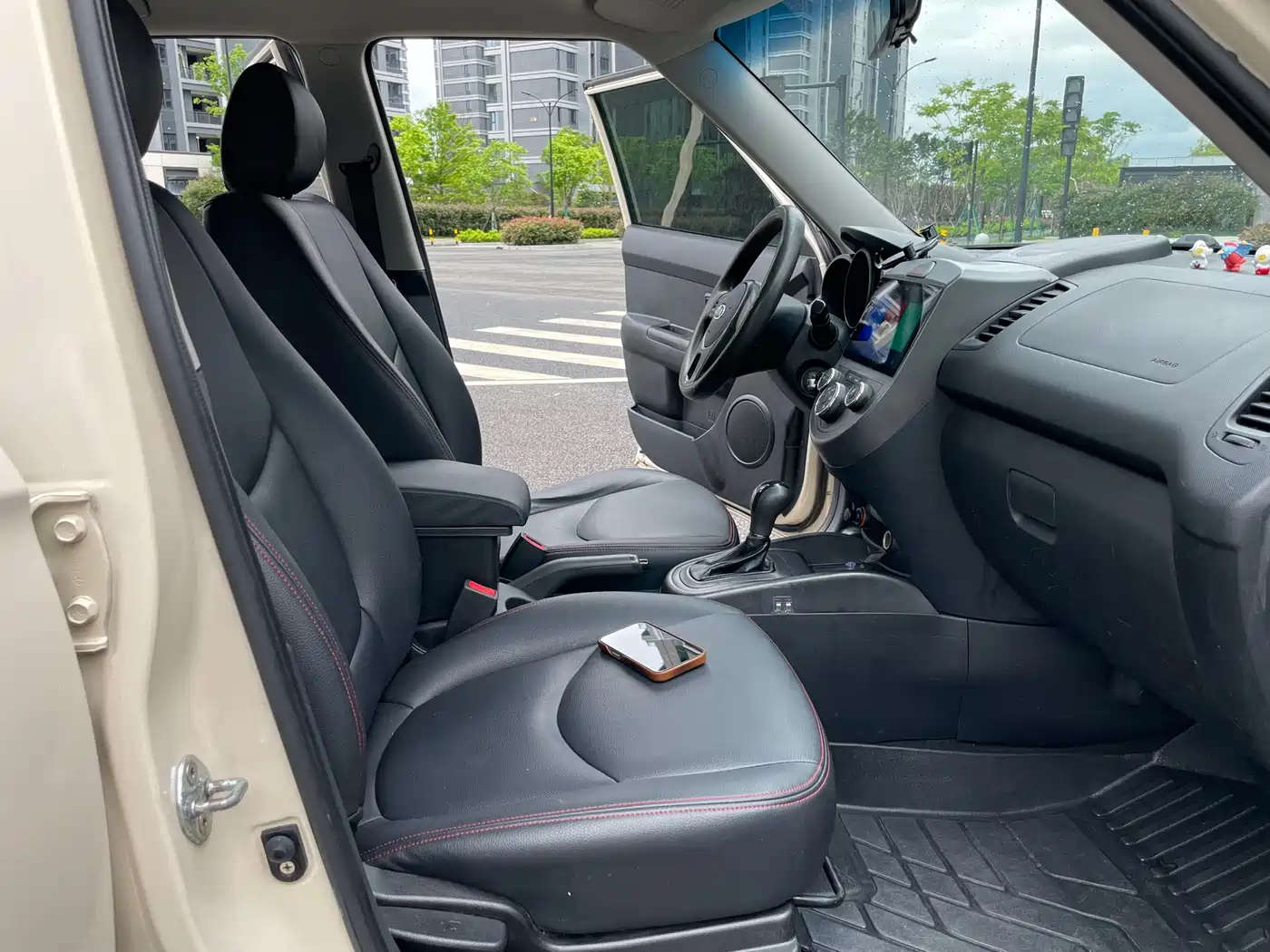 Kia Soul 2012 1.6L AT Premium фото 8