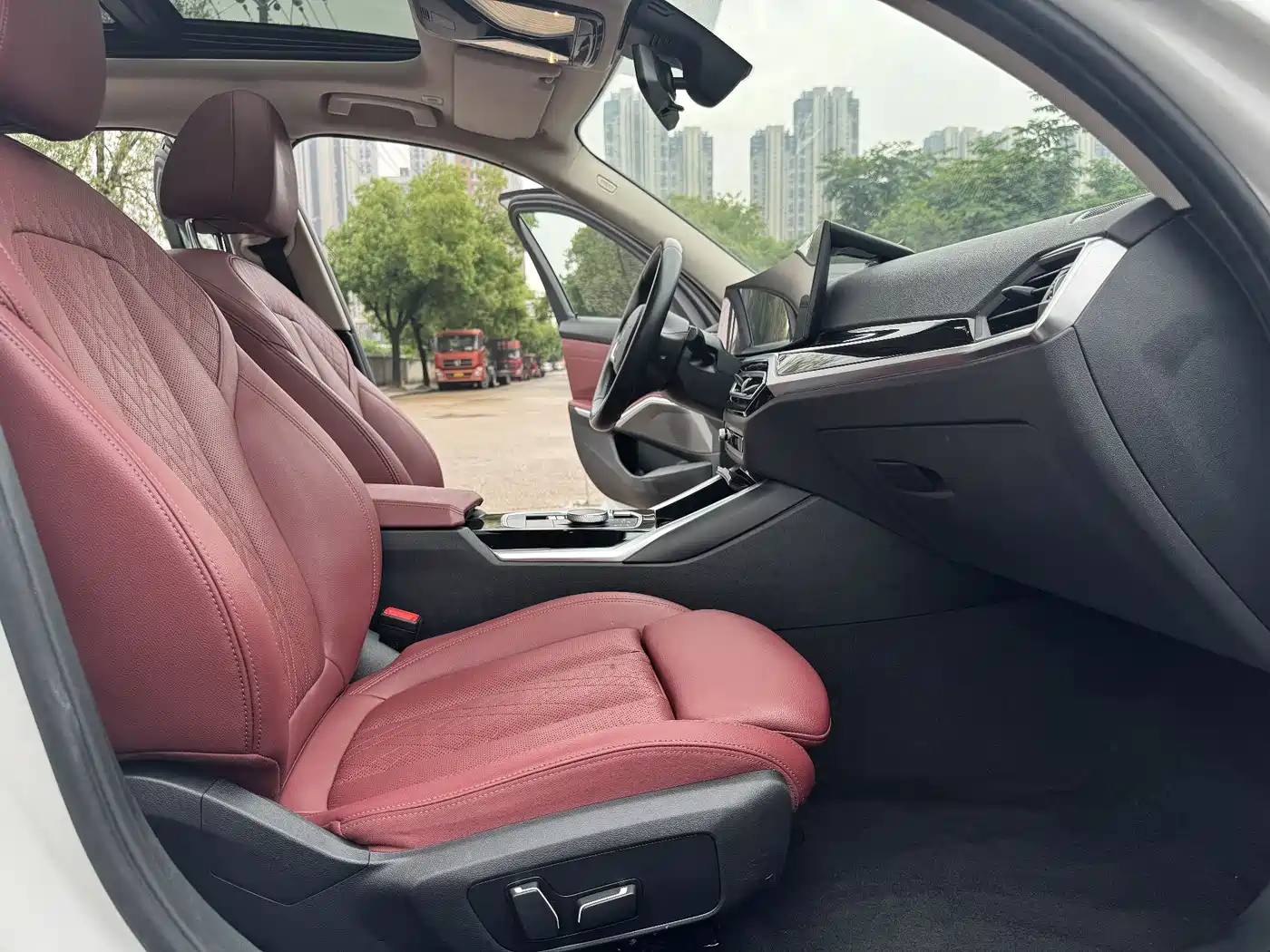 BMW i3 2024 eDrive 35 L фото 8