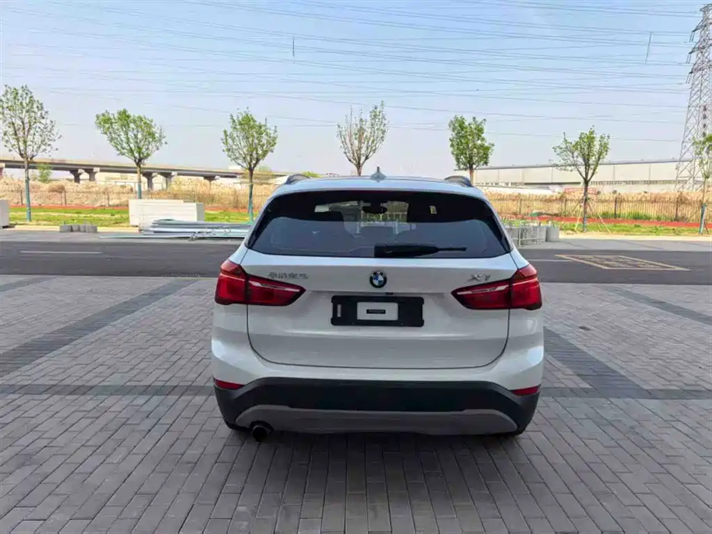 BMW X1 2016 sDrive18Li Premium Model фото 7