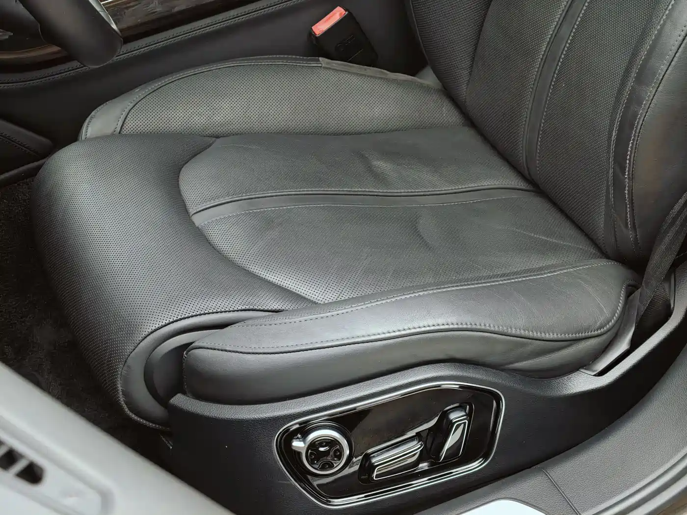 Audi A8 2014 A8L 45 TFSI quattro Luxury фото 19