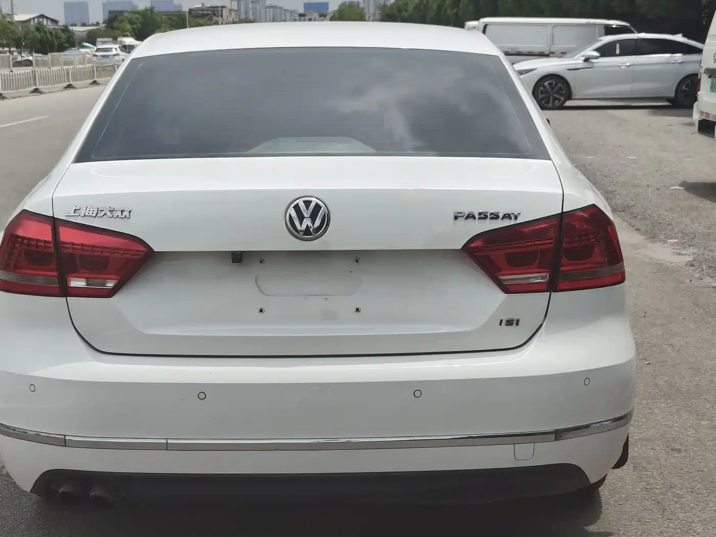 Volkswagen Passat 2015 1.8TSI DSG Honor Edition фото 7