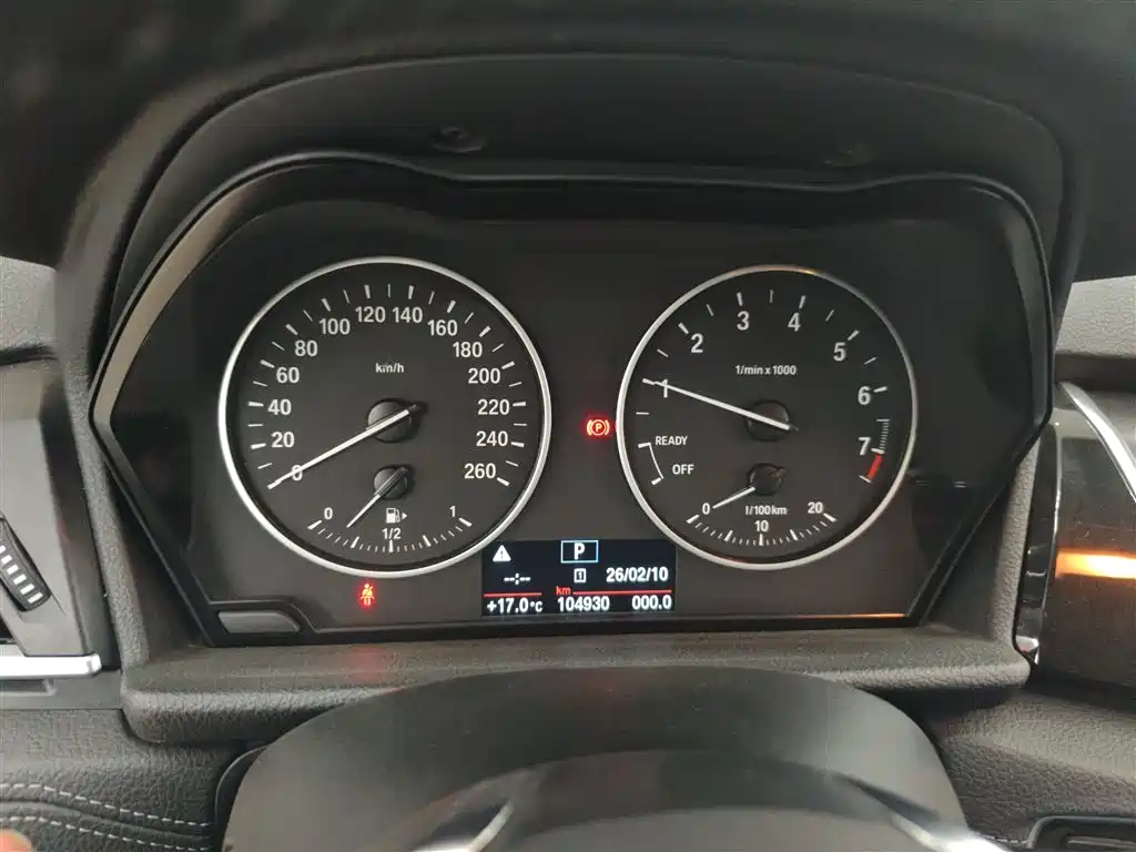 BMW 2 Series Touring 2016 218i Sport Design Package фото 12