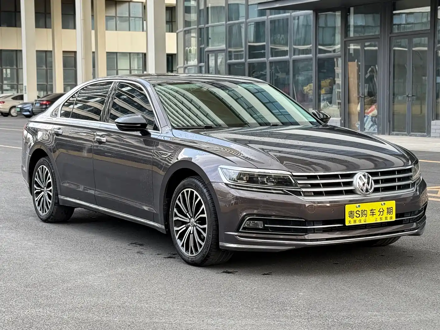 Volkswagen Phideon 2018 Facelift 380TSI FWD Business фото 3