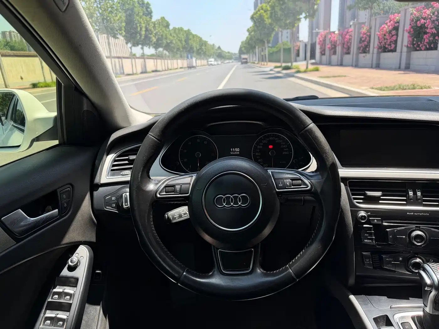 Audi A4L 2013 35 TFSI Automatic Standard фото 9