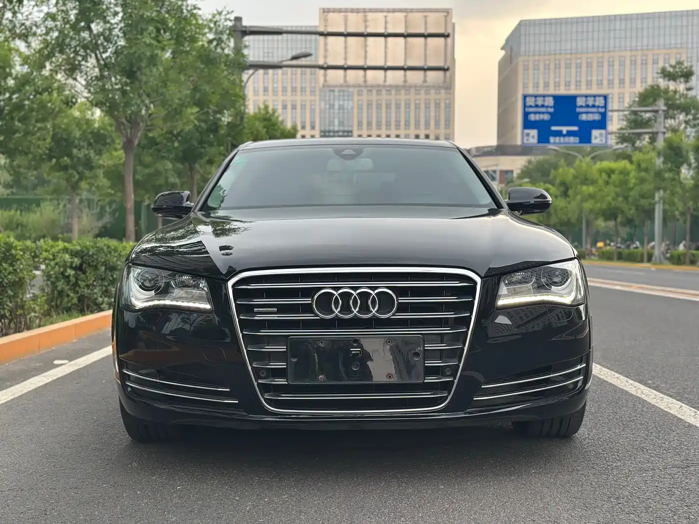 Audi A8 2012 A8L 45 TFSI quattro Luxury фото 2