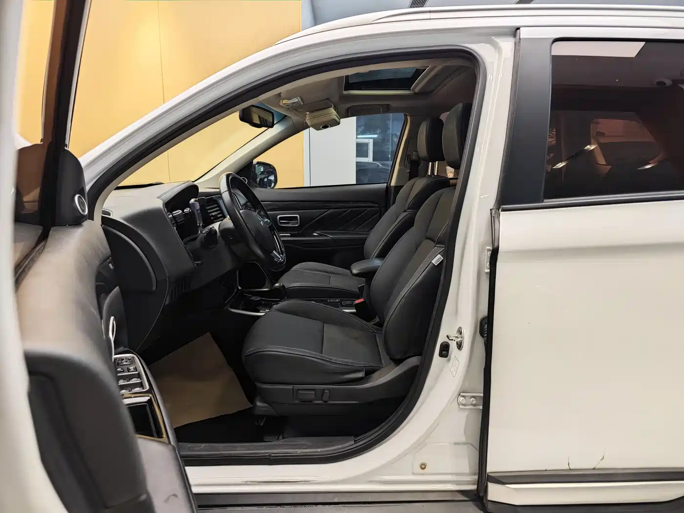 Mitsubishi Outlander 2019 2.0L 2WD Enjoy 5-Seater China VI фото 14