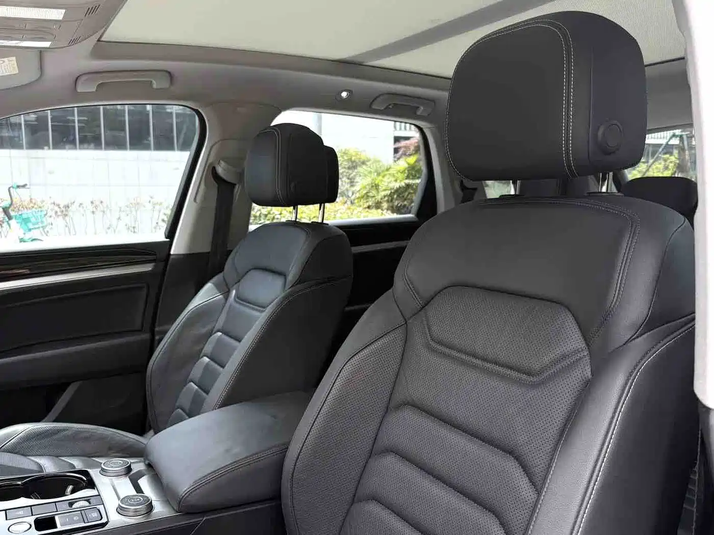 Volkswagen Touareg 2019 3.0TSI Sharp Edge Edition China V фото 6