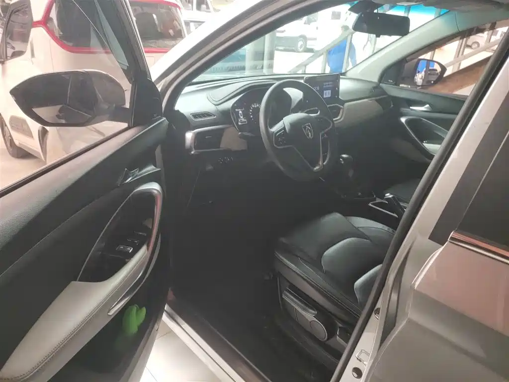 BAOJUN 530