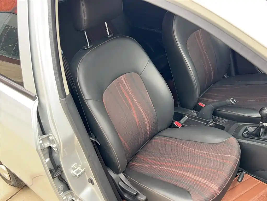 Chevrolet Sail 2013 Sedan 1.4L Manual Ideal Happiness Edition фото 4