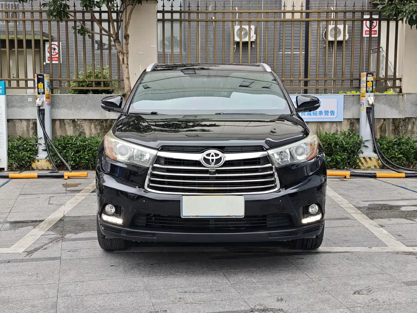 Toyota Highlander 2015 2.0T AWD Elite Edition 7-seater фото 2