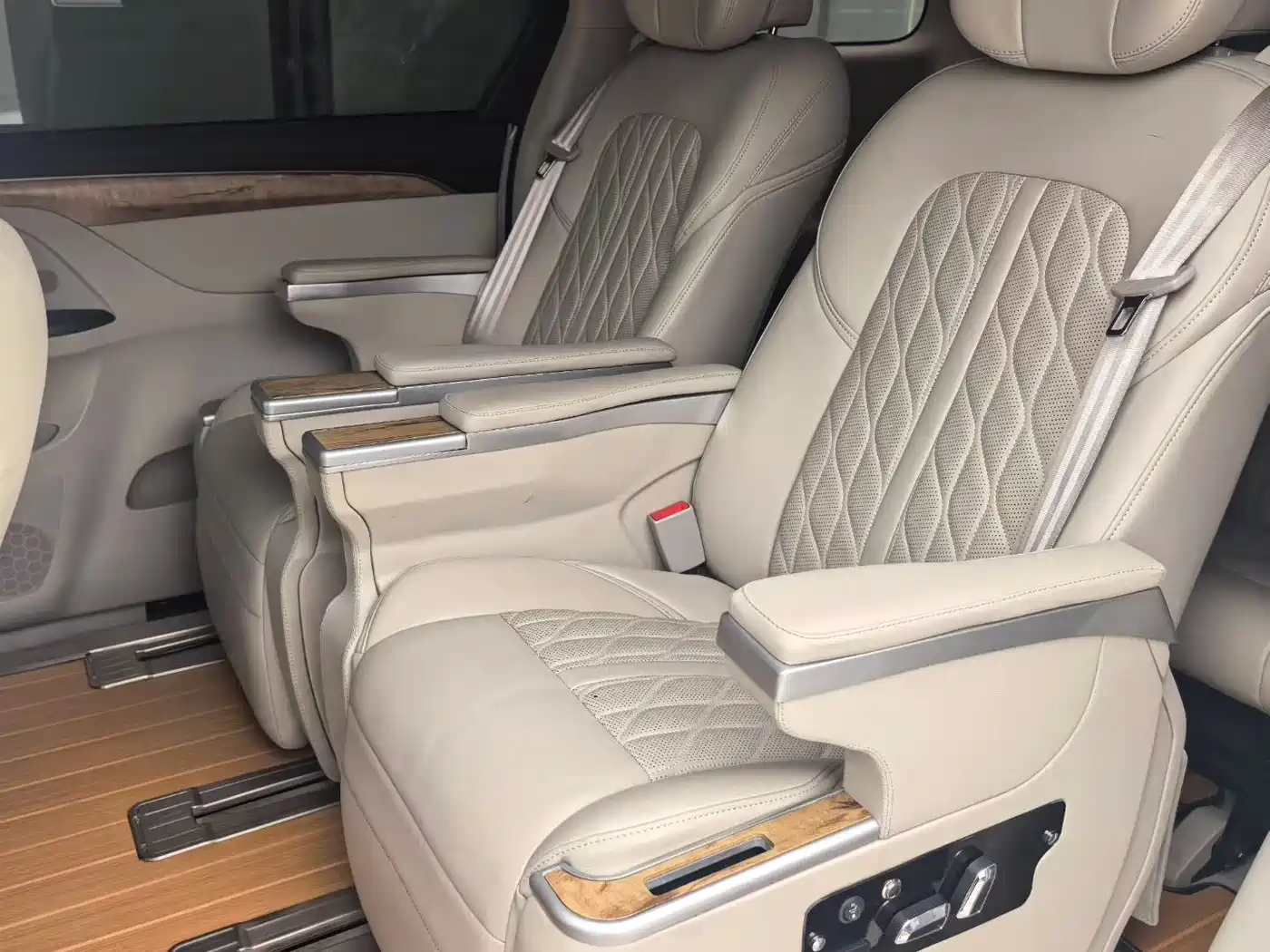 Buick GL8 2018 ES 28T Comfort Type China VI фото 7