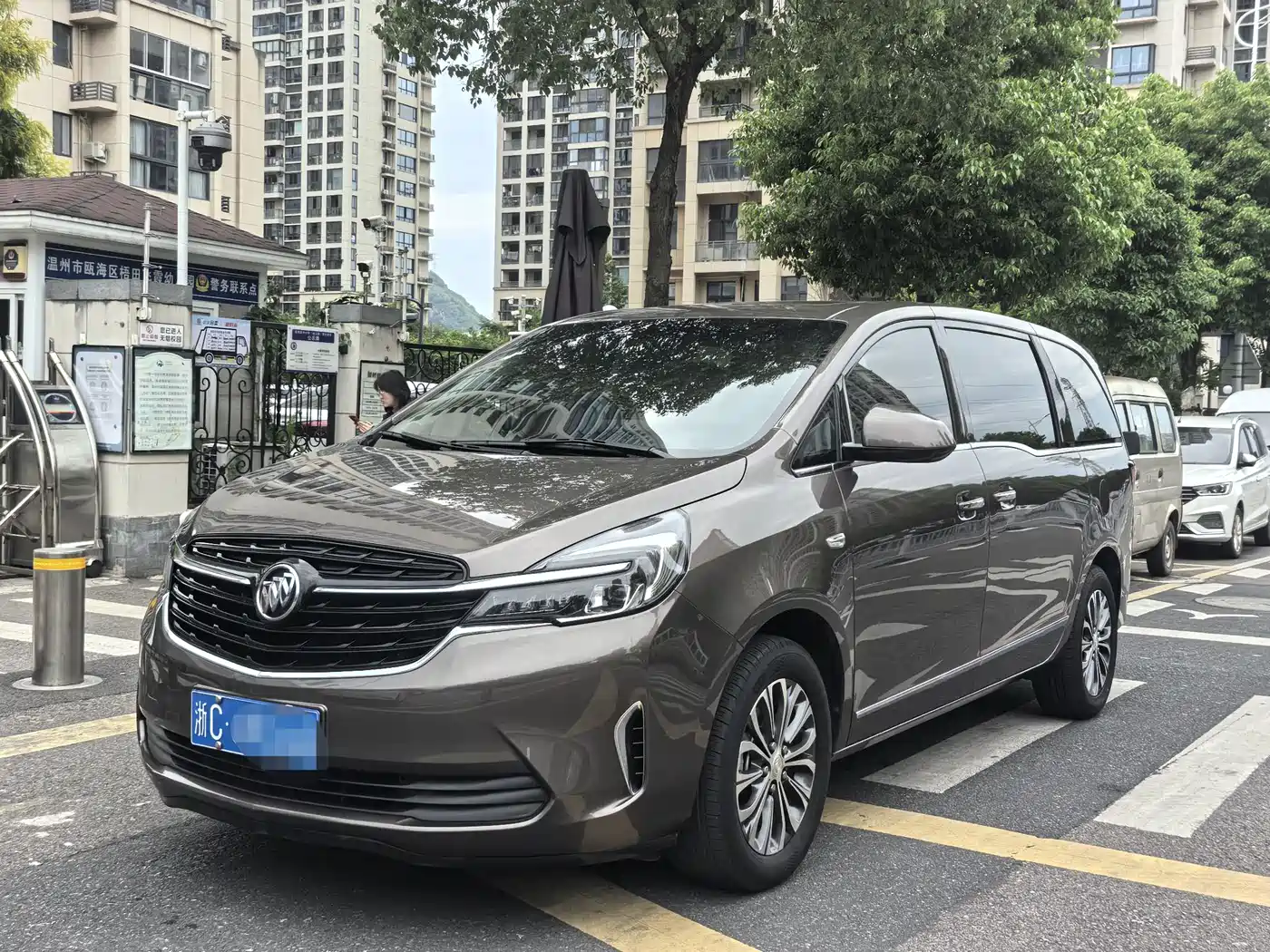 Buick GL8 2022 Land Business Class 652T Luxury