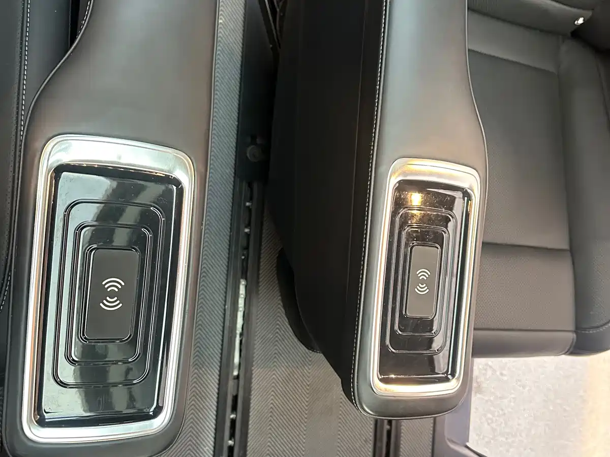 Mercedes-Benz V-Class 2022 V 260 L Long Wheelbase Luxury Edition фото 12