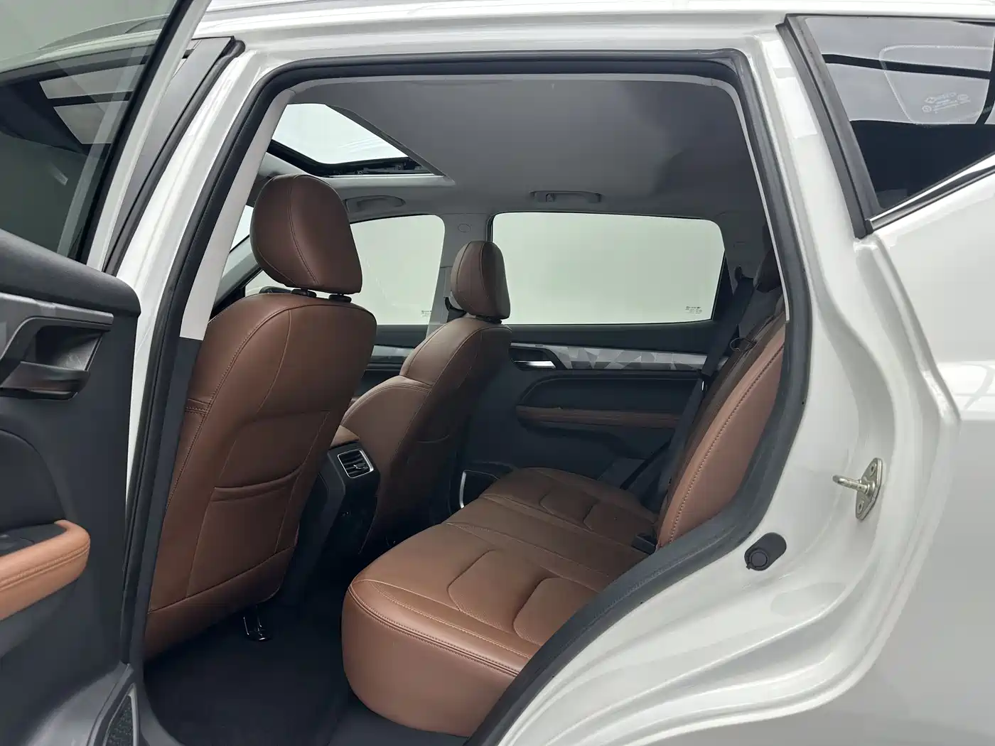 GEELY AUTOMOBILE VISION X6