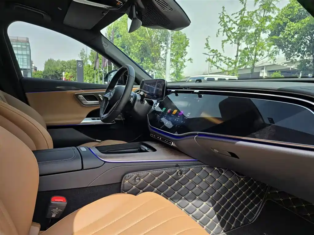 Mercedes-Benz E-Class 2024 Model E 300 L Luxury фото 16
