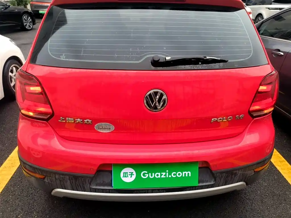 Volkswagen Polo 2014 1.6L Cross Polo Automatic фото 6