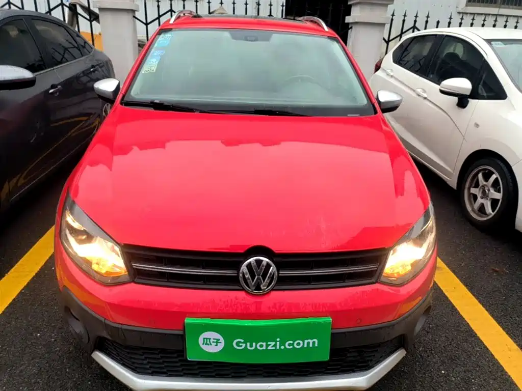 Volkswagen Polo 2014 1.6L Cross Polo Automatic фото 3
