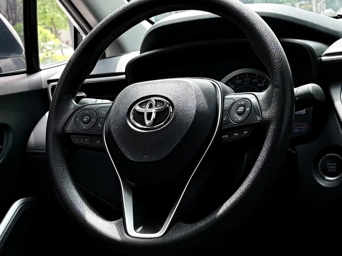 Toyota Frontlander 2023 2.0L CVT Leading Edition фото 10