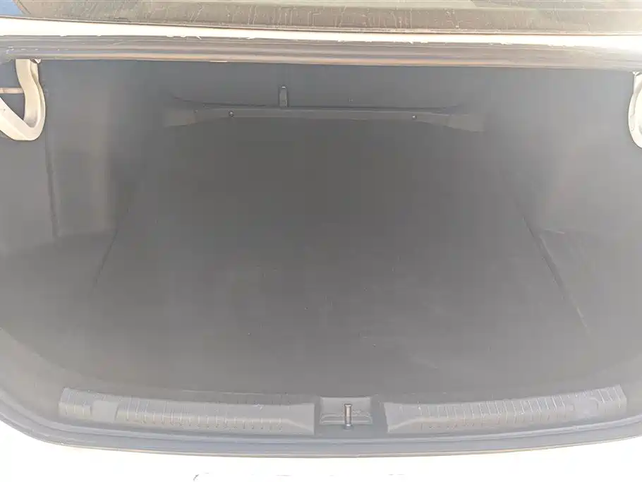 Volkswagen Lavida 2021 1.5L Automatic Vision Edition фото 4