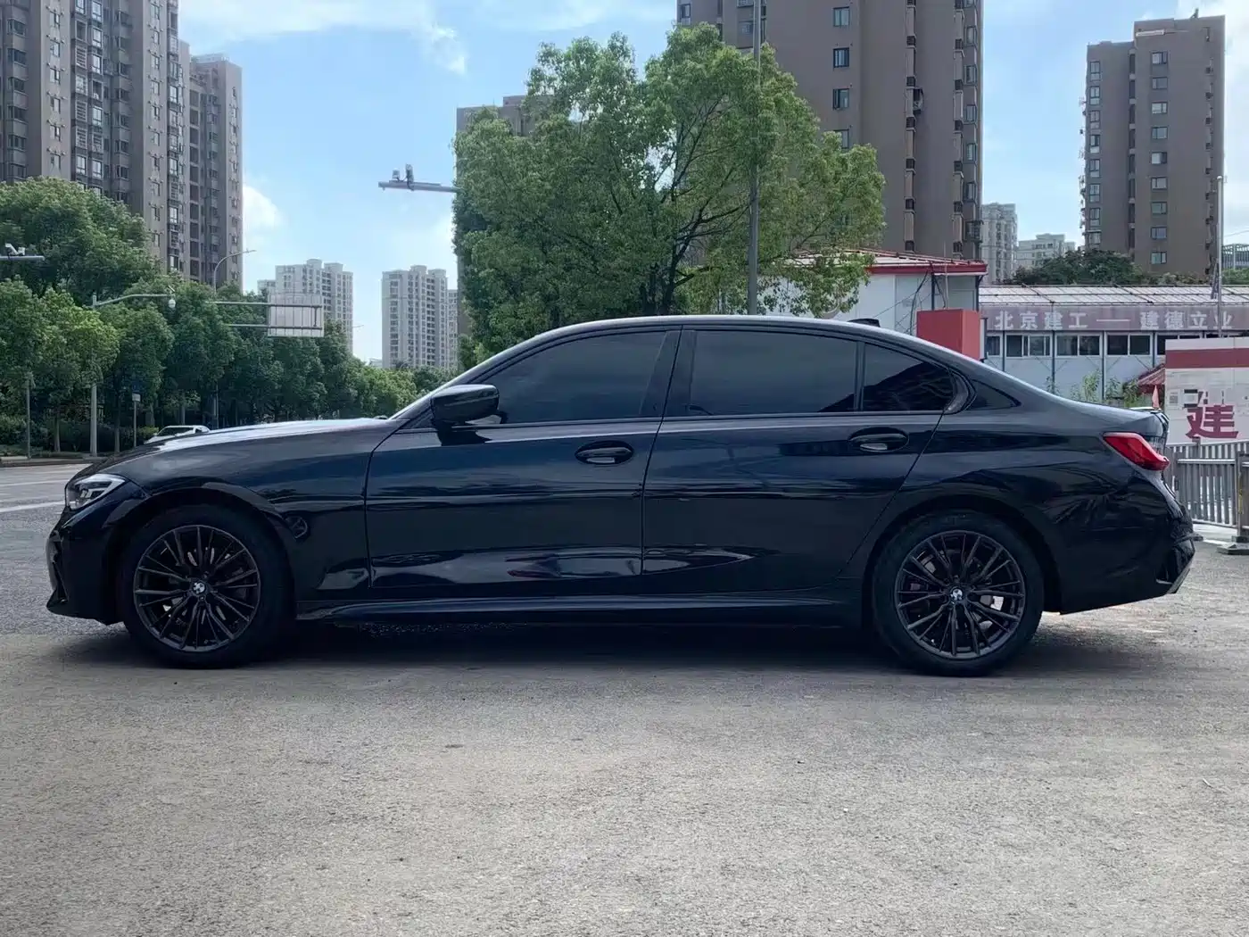 BMW 3 Series 2021 325Li M Sport Night Edition фото 18