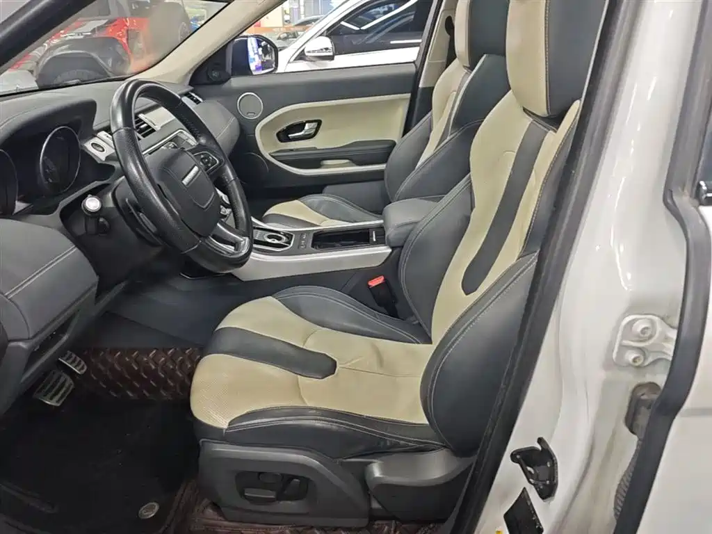 Land Rover Range Rover Evoque 2015 2.0T 5-Door Dynamic Edition фото 15