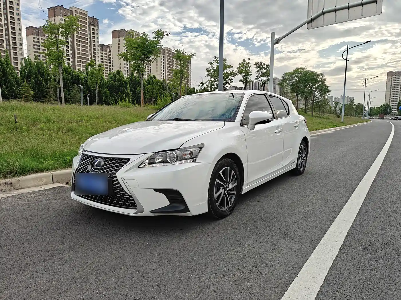 Lexus CT 2017 CT200h Elite Edition Monochrome China V