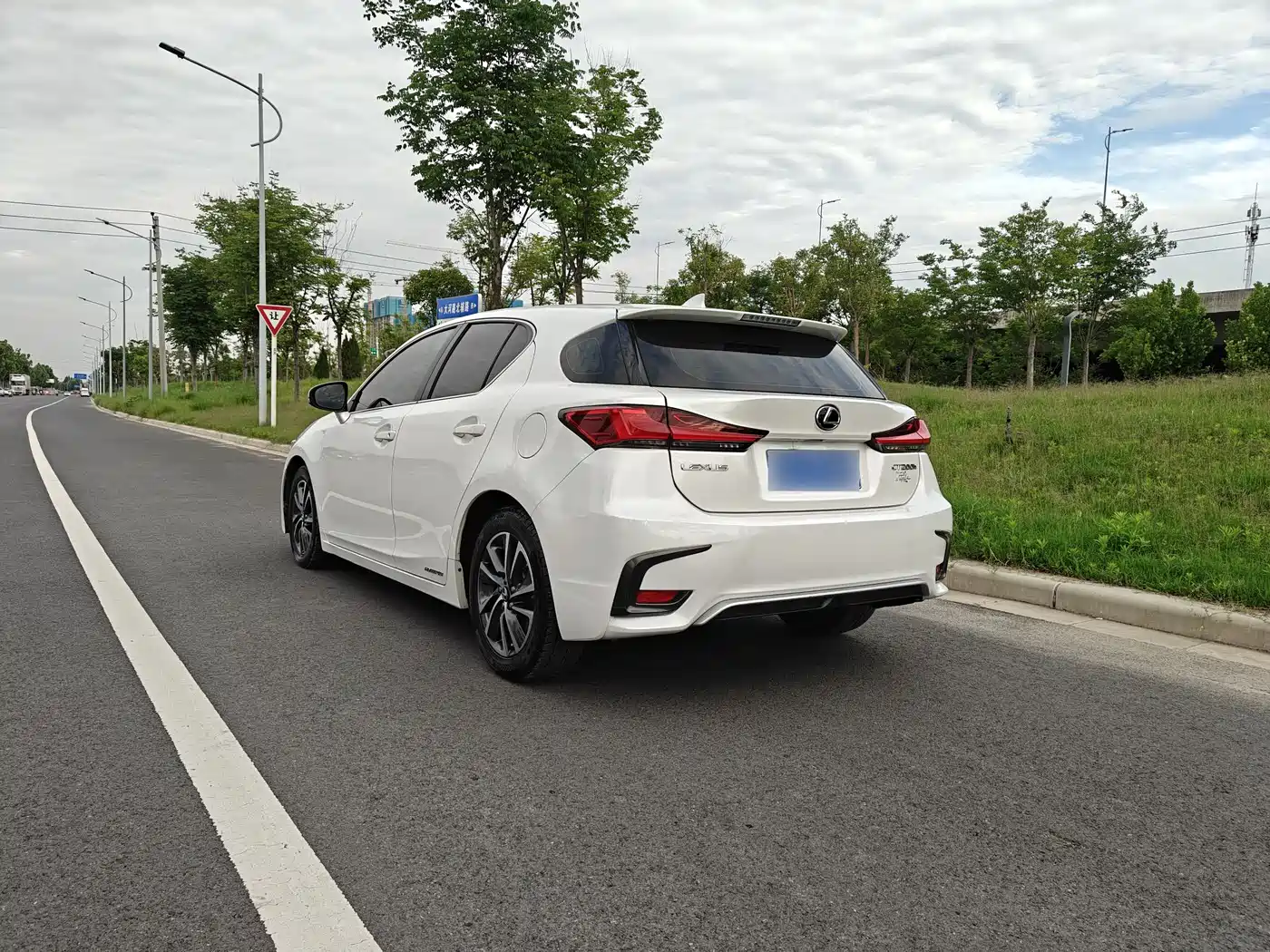 Lexus CT 2017 CT200h Elite Edition Monochrome China V фото 4
