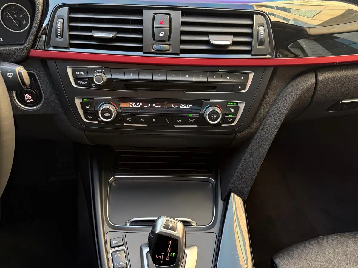 BMW 3 Series GT 2016 320i Design Package фото 13