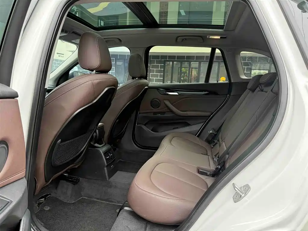 BMW X1 2020 sDrive25Li Leading Model фото 20