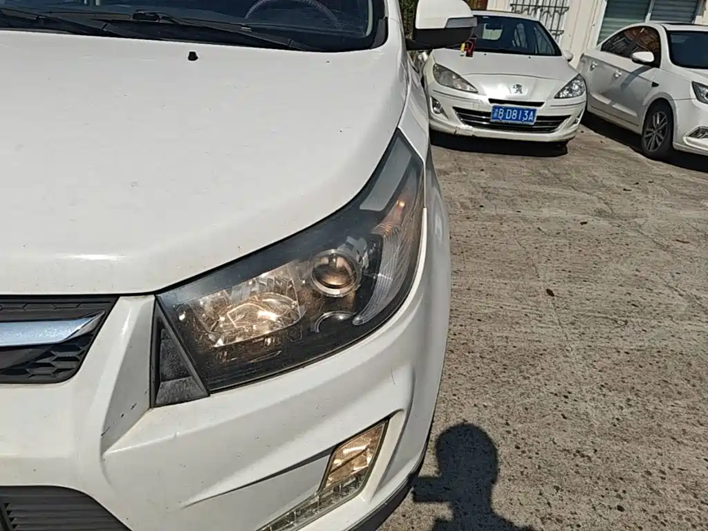 BAIC Huansu S3 2015 2014 1.5L Luxury (China IV)