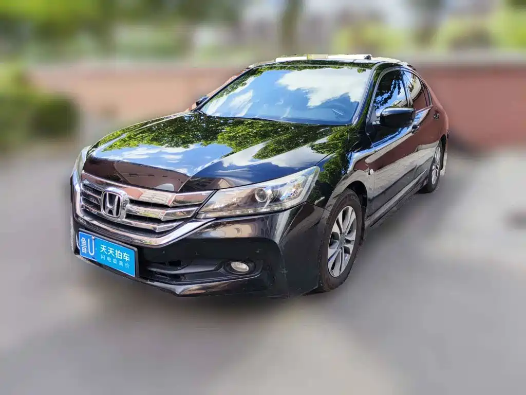 Фото 1 - Honda Accord