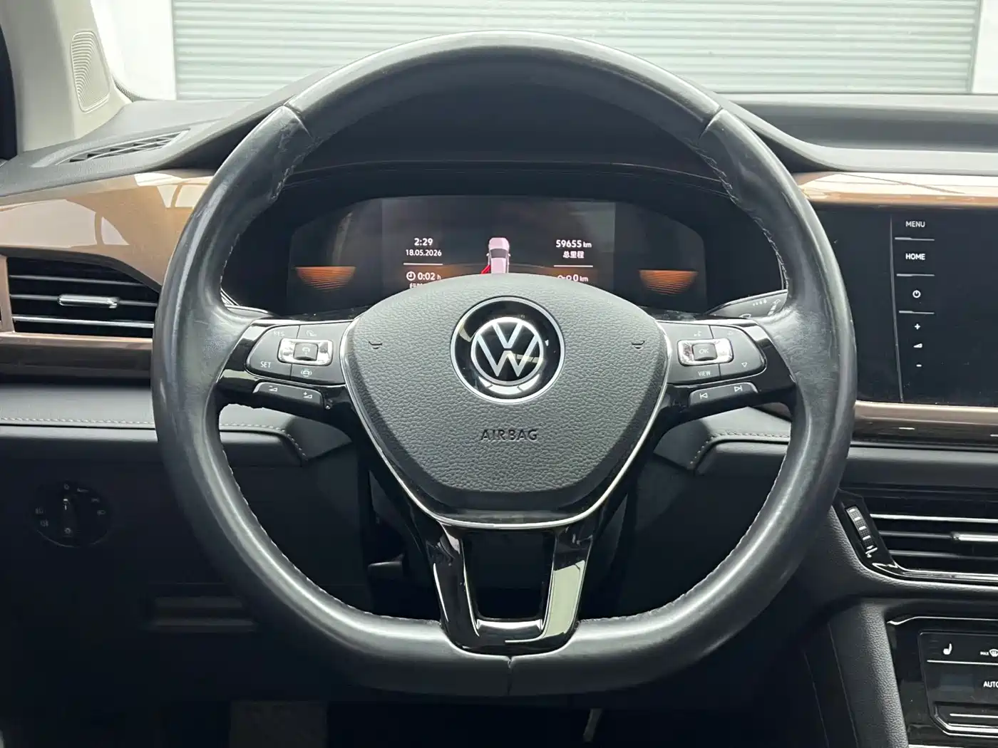 Volkswagen Tharu 2022 280TSI FWD Luxury Edition фото 15