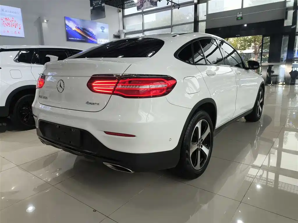 Mercedes-Benz GLC Coupe 2019 Facelift GLC 200 4MATIC Coupe SUV фото 5