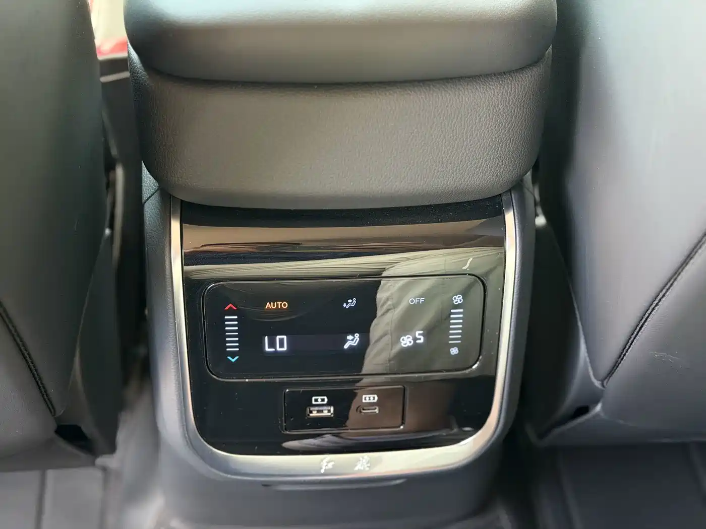 Hongqi HS7 PHEV 2025 2025 2.0T PHEV 2WD Flag Enjoy Edition (6-seater)
