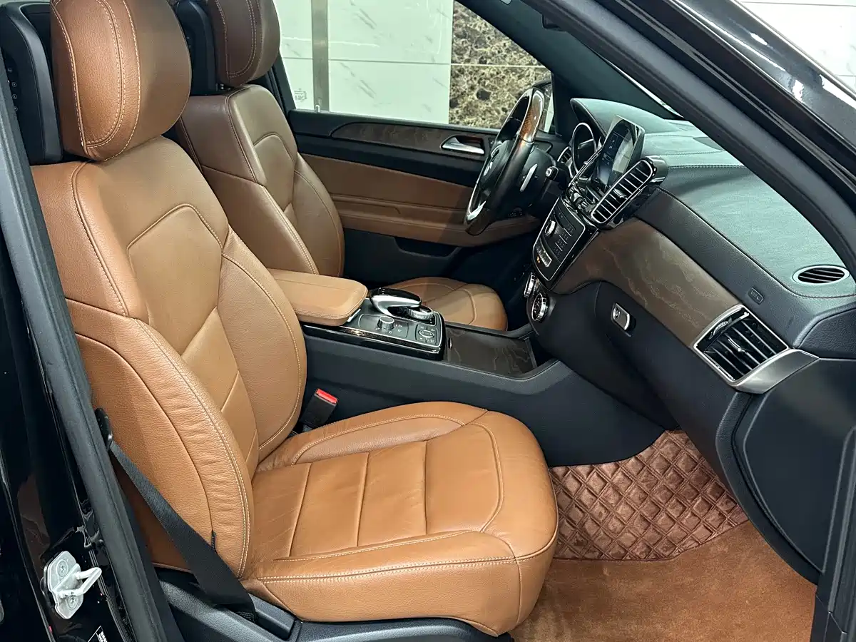 Mercedes-Benz GLS 2016 GLS 400 4MATIC Luxury фото 12