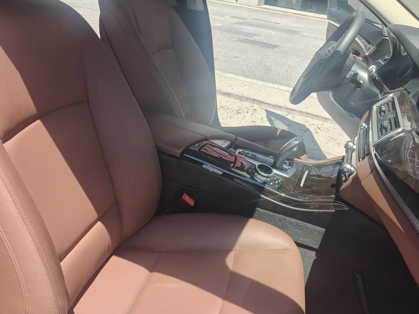 BMW 5 Series 2014 525Li Leading фото 10