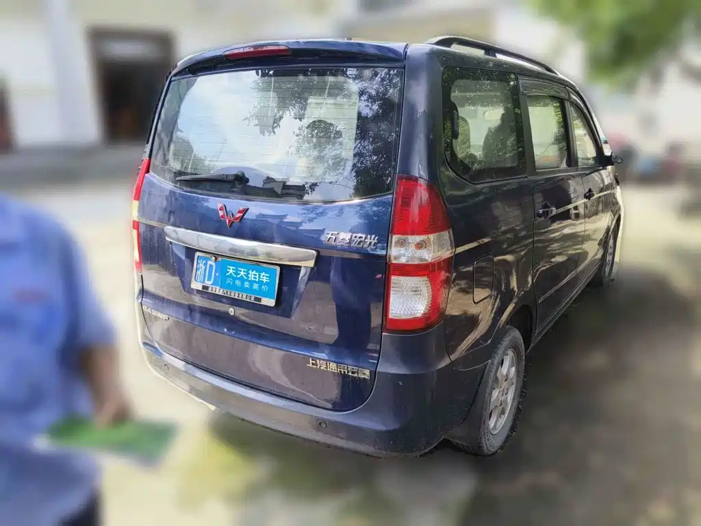 Wuling Motors Wuling Hongguang 2013 2010 1.4L Luxury
