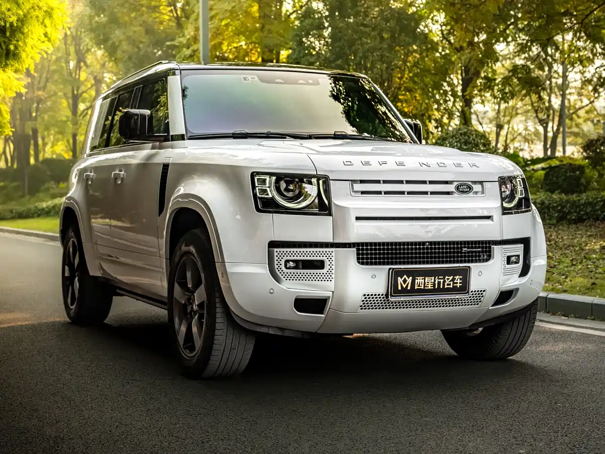 Land Rover Defender 2022 110 P400 X-DYNAMIC HSE фото 3