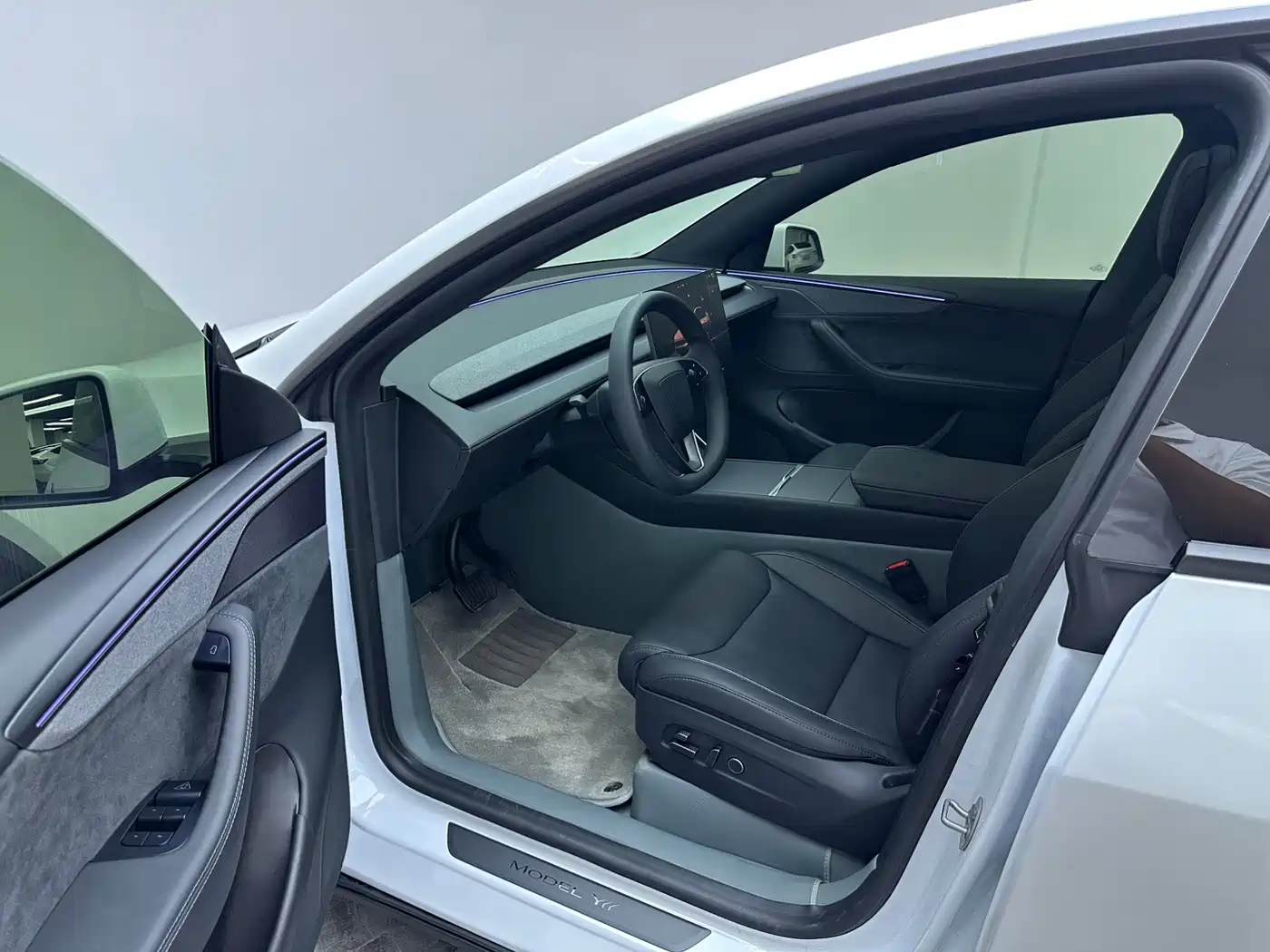 Tesla Model Y L 2026 2025 Facelift Long Range AWD
