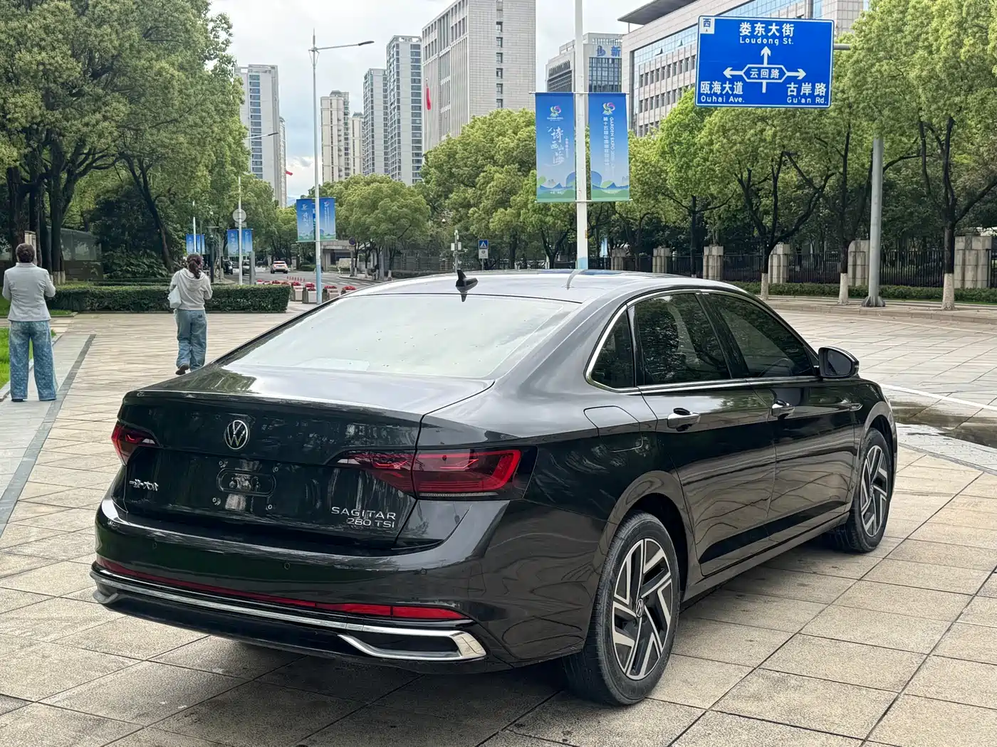 Volkswagen Sagitar 2023 Model Year 280TSI DSG Surpass Edition фото 17